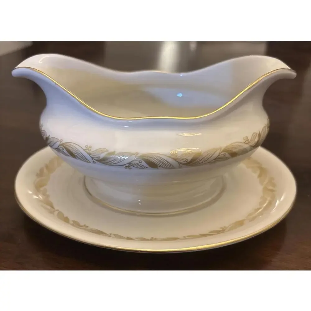Castleton China Carlton Gravy Boat w/ Attached Underplate USA Gold Trim